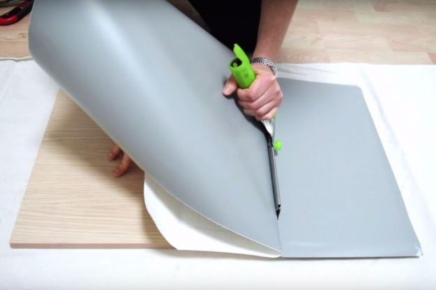 truco para forrar con vinilo sin dejar burbujas